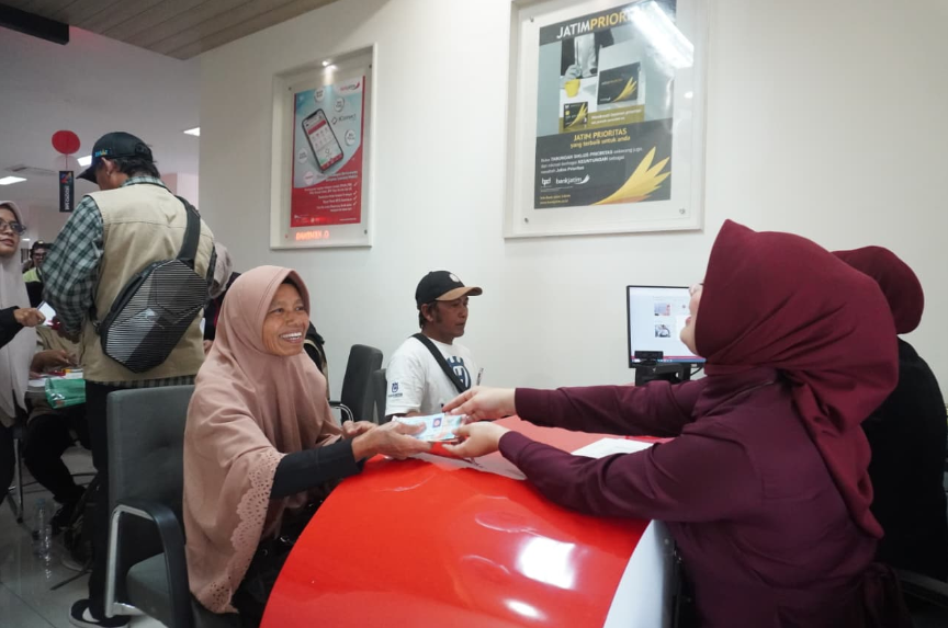 Pemkot-Batu-Salurkan-Bantuan-Rehabilitasi-RTLH-kepada-79-Penerima-PPID-Kota-Batu
