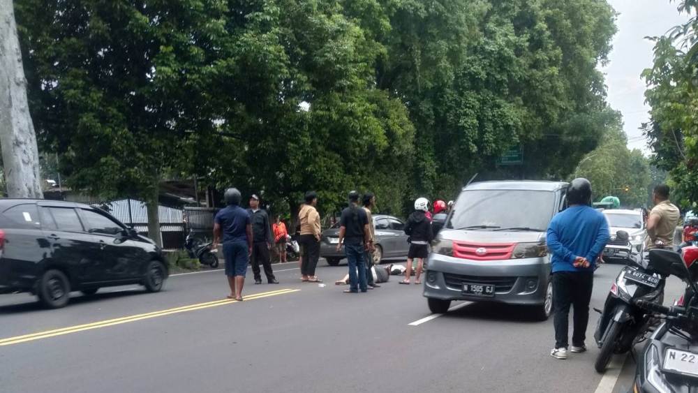 Kecelakaan Lalu Lintas Terjadi di Sekitar Lapangan Rampal Malang1
