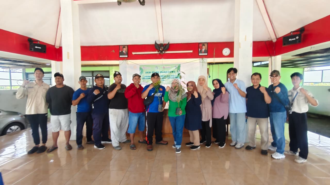 Dukung Program Penghijauan, Dosen STIE Malangkucecwara Tanam Pohon di Desa Pandanajeng Tumpang