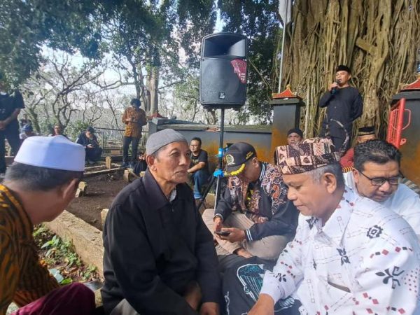 Memetri Bersih Desa Polowijen