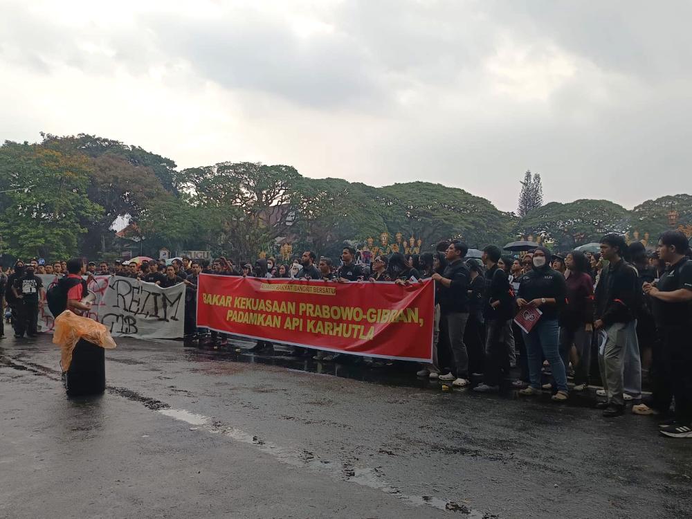 Demo Mahasiswa Malang Evaluasi Prabowo Gibran
