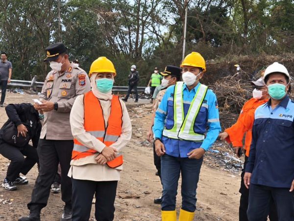 Water Bombing Kebakaran TPA Supit Urang Malang