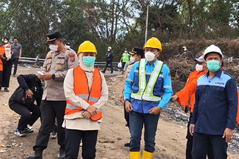 Water Bombing Kebakaran TPA Supit Urang Malang